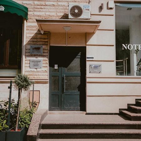 Bloom Suites Pristina Exterior foto