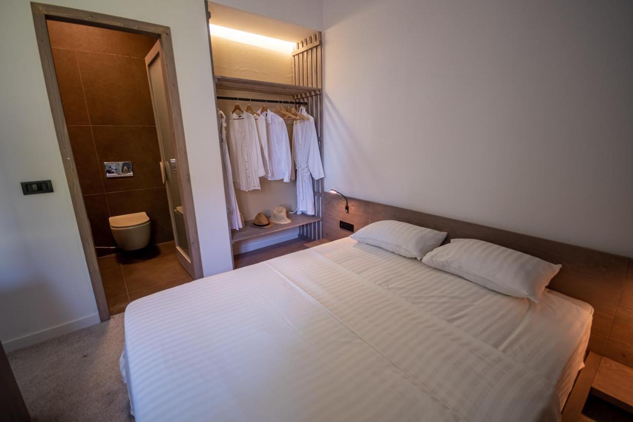 Bloom Suites Pristina Exterior foto