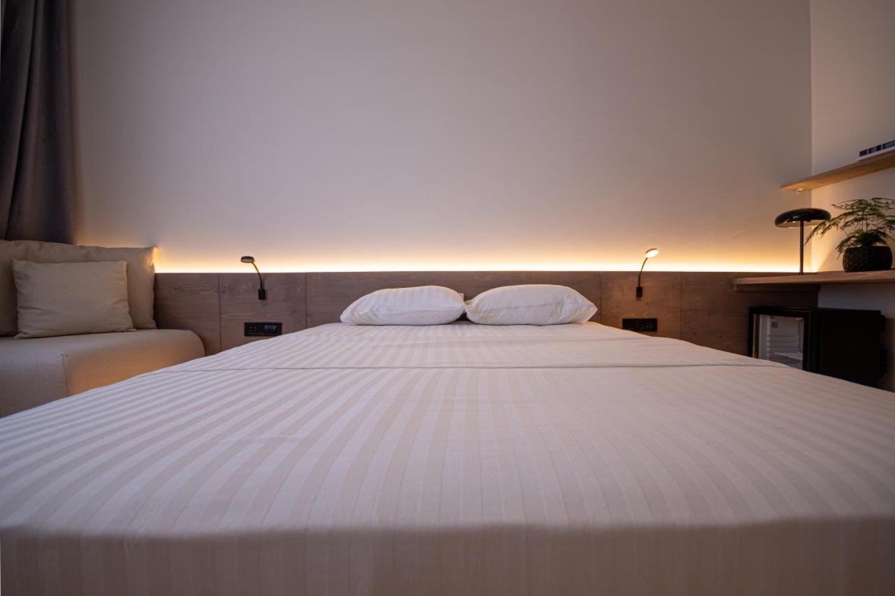 Bloom Suites Pristina Exterior foto